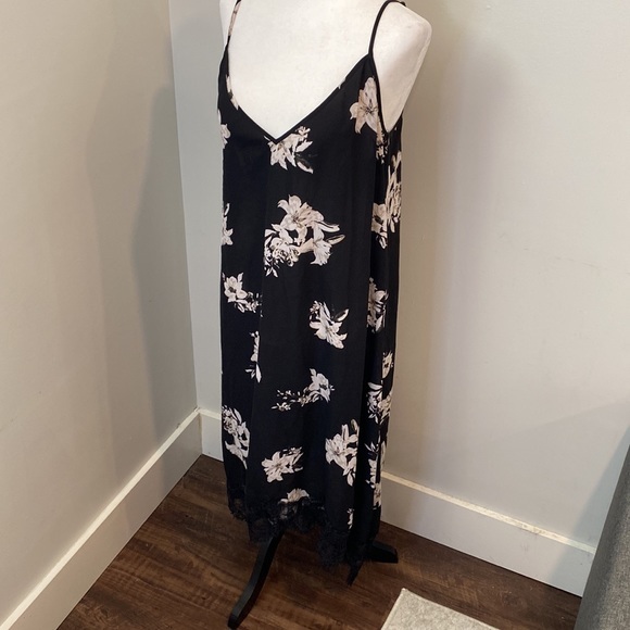 BB‎ Dakota Floral Slip Dress - Picture 3 of 7